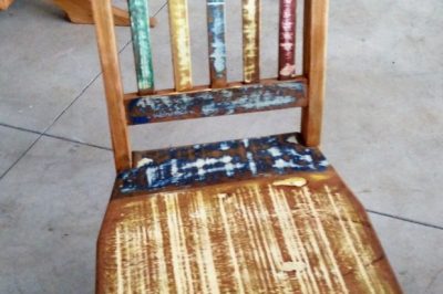 cadeira-madeira-demolicao-colorida-botucatu-min